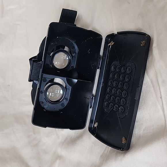 Vivitar 3D Virtual Reality Glasses - Picture 5 of 6